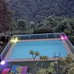 Con Piscina Holiday home *