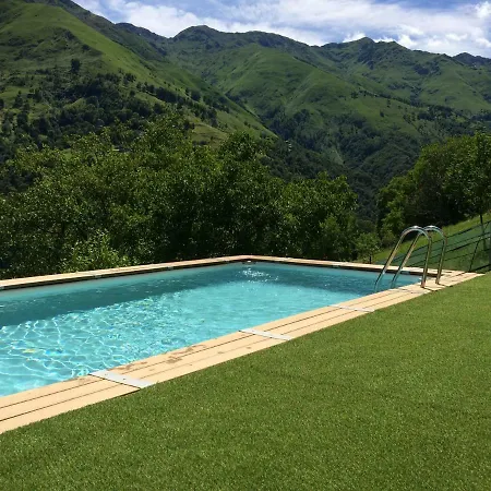 Nyaraló Con Piscina