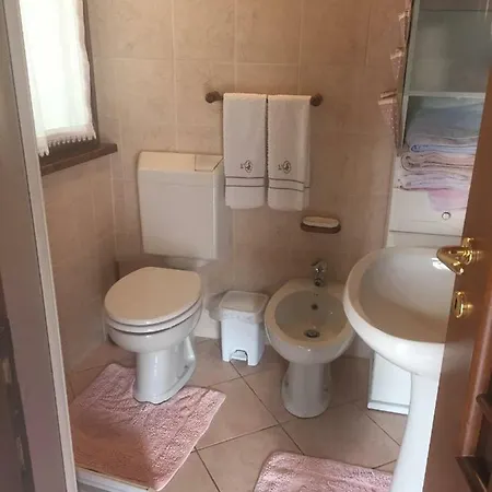 Nyaraló Con Piscina Garzeno