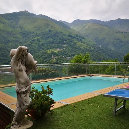 Con Piscina Nyaraló Garzeno