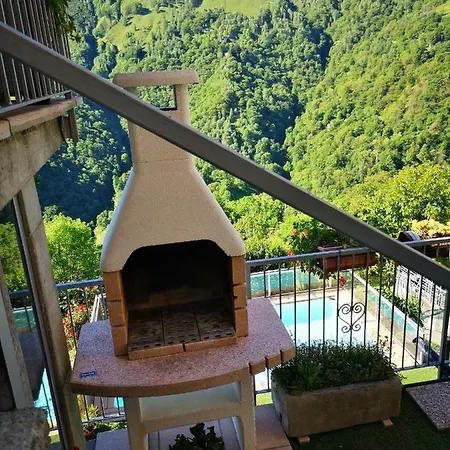 度假居 Con Piscina *