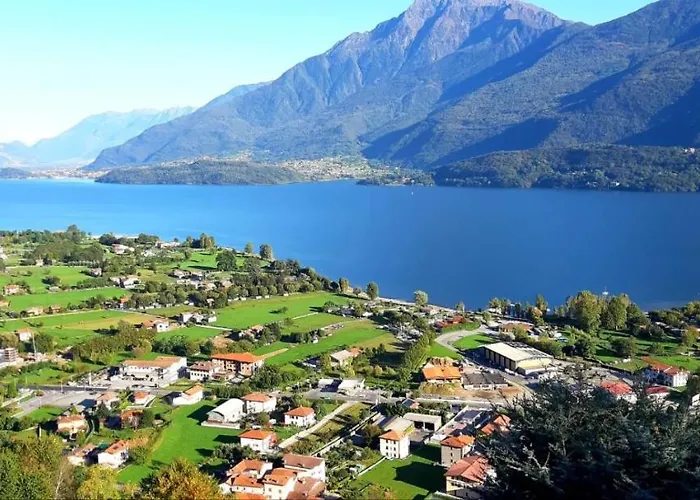 Con Piscina בית נופש *